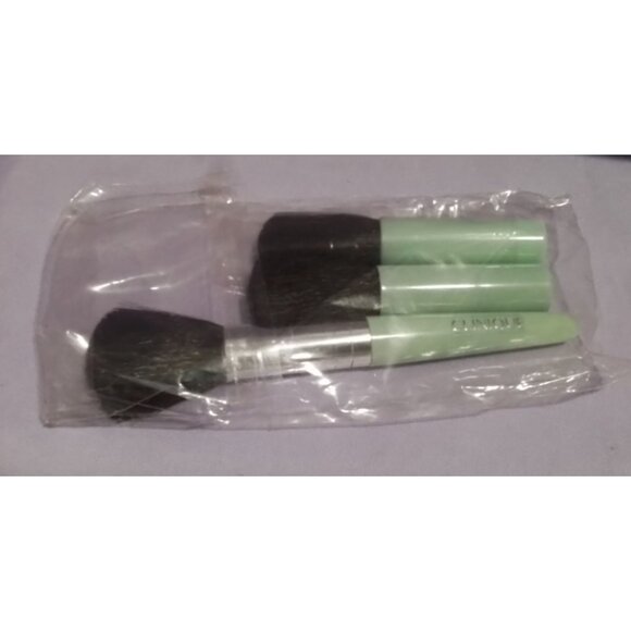 Clinique Makeup Brush Set Mint Green For Professional Application & Blending - Picture 2 of 2